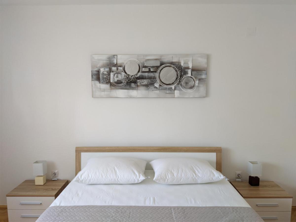 Cimerman Apartment *
